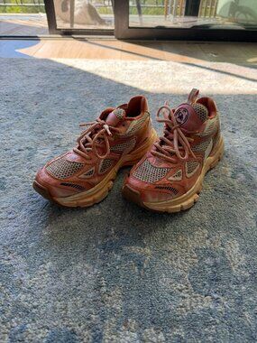 AXEL ARIGATO GARMENT WASHED ORANGE SHOES WOMENS 7.5 - WORN 2-3 TIMES